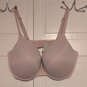 PINK Victoria's Secret Light Nude Almond Wear Everywhere Pushup Bra Size 38DD